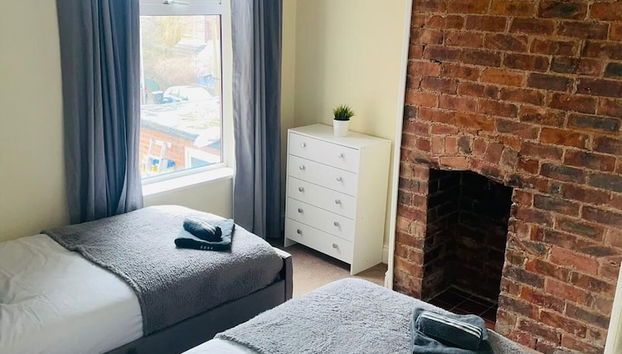 Selston House, Beautiful Cottage Home for 5 Guests, Cul-de-sac on Private Road - Photo 2, Room