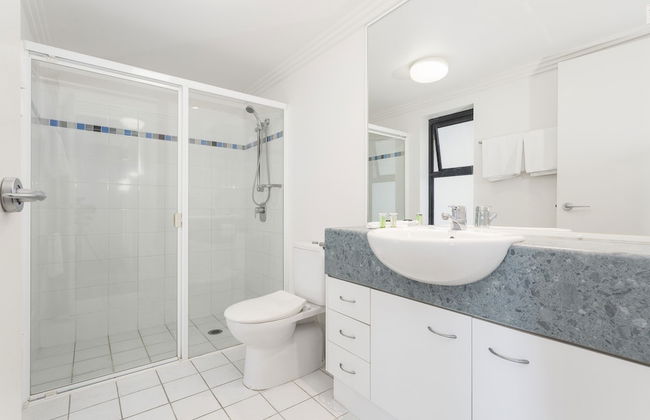 Republic Apartments - Photo 21