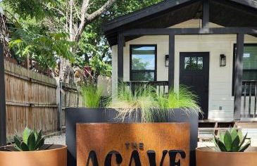 Cozy 1BR Tiny Home near Downtown and NB Rivers - Photo 1