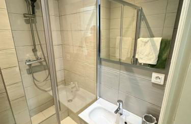 Nice Apt - City Center, Wifi, AC, 4-5 Pers - Foto 12