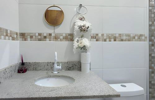 Casa Amarela Itaúna 4min da Praia que ocorre o WSL, 1min da pista de skate do LS, pracinha com parque infantil, quadra de futebol, tudo isso a 1 min da duplex, perto do comércio, wi-fi super rápido, estacionamento gratuito, monitoramento 24hrs - Foto 21