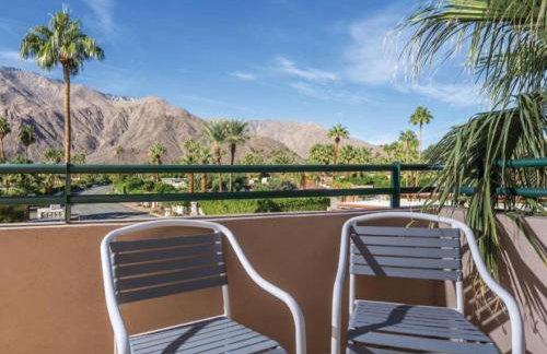 Family fun in Palm Springs in this resort 2BD condo with resort amenities including kids pool - Foto 26