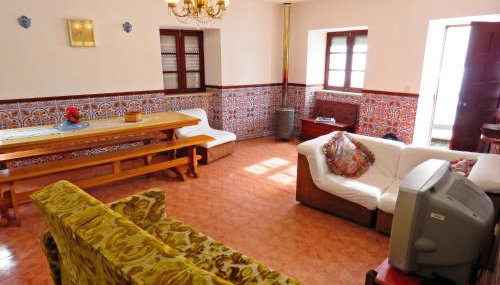 Charming house in Miranda do Corvo + Spacious terrace - Foto 4