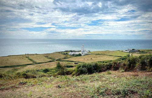 Relaxing private entrance ensuite room with stunning sea view and swimspa - Photo 36