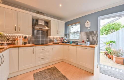 Lisburne Place - Luxury Three Bedroom Town House - Photo 15