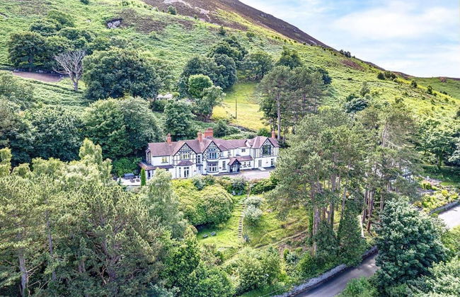 Delightful Holiday Home With sea Views and Hot Tub - Photo 44