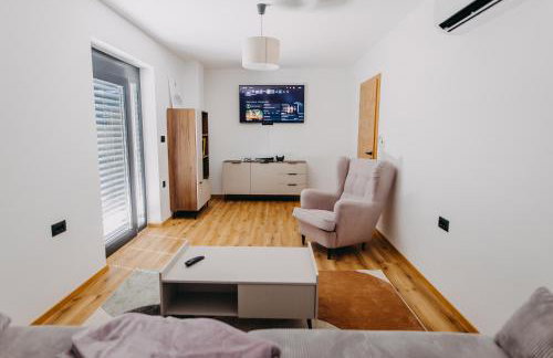 Novak Home - Luxury villa with indoor pool & sauna - Photo 26