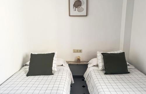 Apartamento segunda línea piscina frente al mar - Foto 8