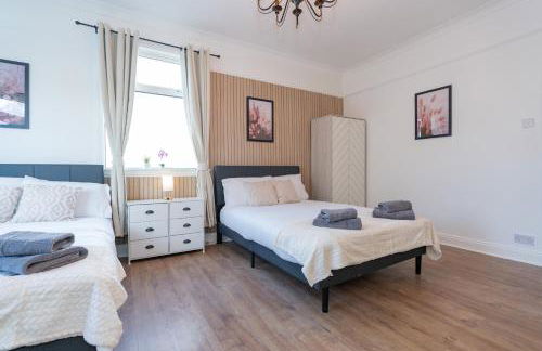 Open Mind Property - 4BR, 17 Guests & Free Parking - Foto 15