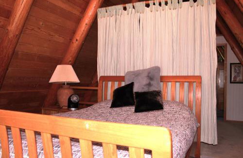 Entire cabin inside city limit - Foto 4