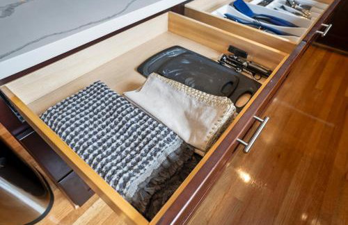 Spacious 3 Bed House near MD Anderson with Free Parking & Wi-Fi - Photo 21