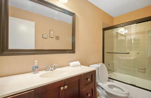 Tampa Bay- Large Pool home- Private Heated Pool! - Foto 37