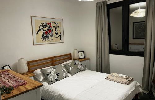 Magical Villa with Secluded Garden - Beach, Port & Centre - Photo 17