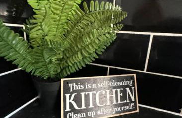 Comfy 1 BR Apartment - Sleeps 2 with Free Parking! - Foto 11