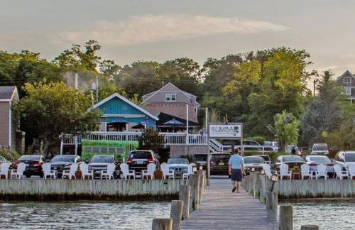 Stunning luxury Retreat I Wineries & Fall Farm Fun - Photo 50