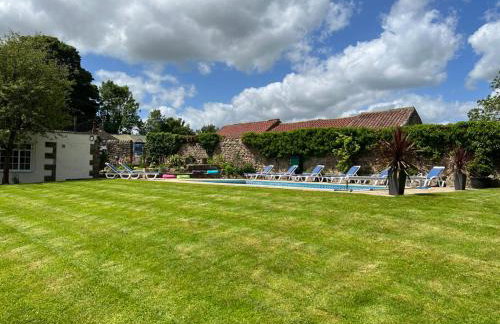 Richmond Hill Cottages, Exclusive 6 bedroom Farm House, Markington with heated pool - Photo 61