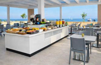 SkyView Apartment at Middletown - Sea View & Private Parking - Foto 15