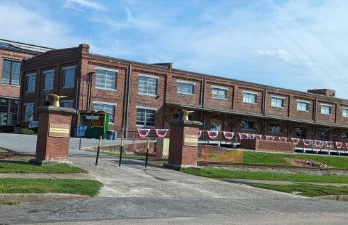 Modern home steps to historic downtown Salisbury - Foto 47
