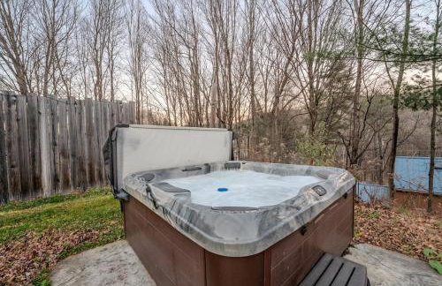 10 Min to Loon-Hottub-Pet Friendly-EV Charger - Foto 2