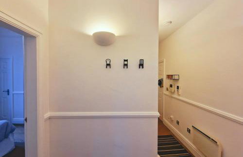 Modern Victorian Charm in a Great Location - Foto 12