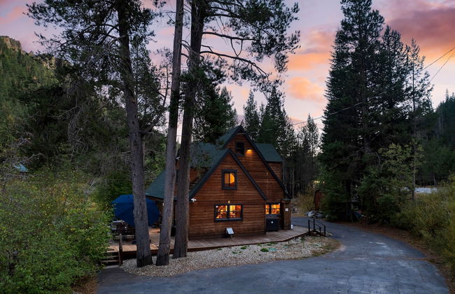 Riversong Lodge by Avantstay Sauna Hot Tub On The Truckee River - Photo 40