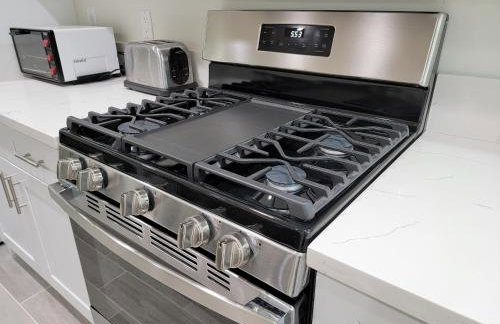 Modern 2BR Guest Suite w En-Suite Bathrooms 10 min to Rodeo Drive Near Kaiser and Cedars hospitals - Foto 10