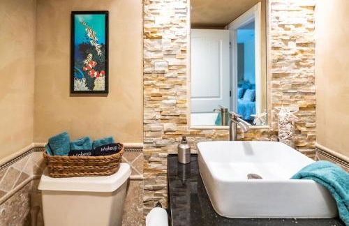 Resort style back yard heated pool and spa - Foto 40