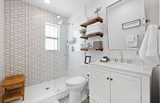 Stylish Luxury Home Near Beach & DT - Foto 17