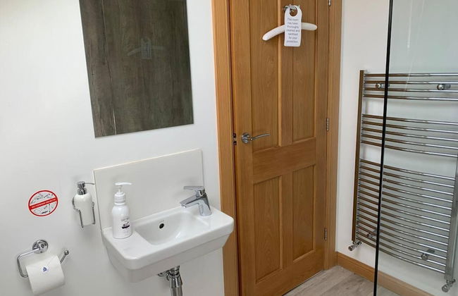 Beautiful 2-bed Apartment in Inverkip Great Garden - Foto 17