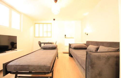 Disponible - Appartement Entier Rénové - Canapé Lit Emma - RERB, 5mn Paris - 2 pers - Parking Rue Gratuit - Tout équipé - 1er étage - 3 - Foto 22