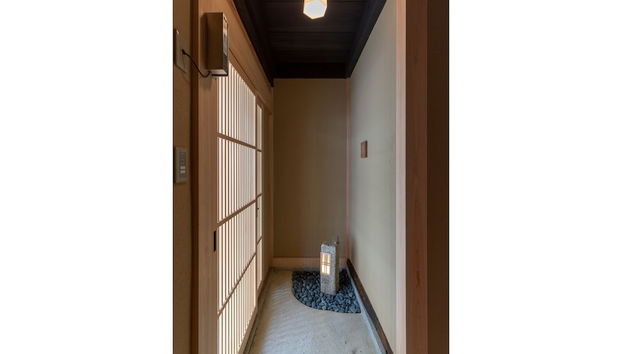 Gion Shirakawa Kouki - Foto 2, Ingresso interno