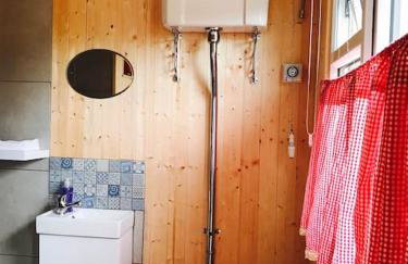 Cosy Private Cabin with parking in good location - Foto 6