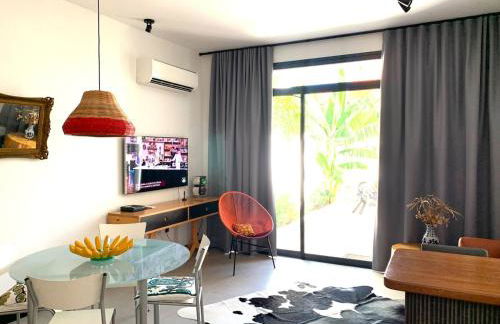 Casa linda, ótima localização, 2 vagas de garagem - Foto 6