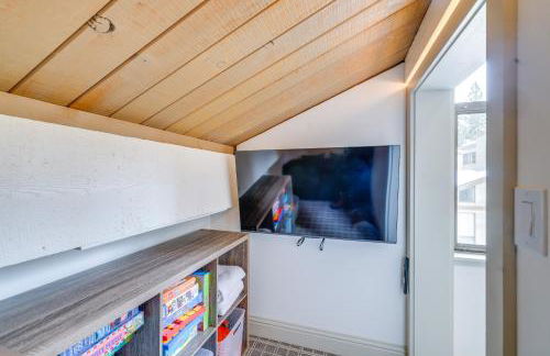 8 Mi to Northstar Slopes Tahoe Gem with Fireplace - Foto 22