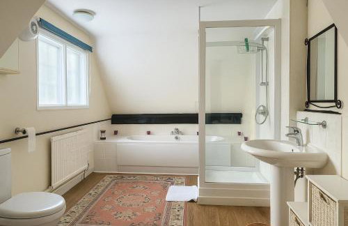 4 Bed Cottage with Hot Tub near Wyboston Lakes - Foto 10