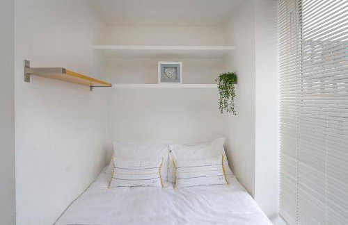 2-bed 2-bath flat around the corner from Portobello Market - Foto 16