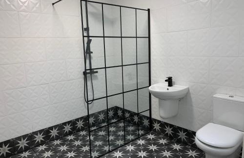 Portaferry Waterfront Townhouse with Hot Tub - Foto 26