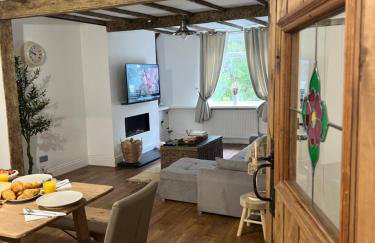 Stylish Designer Cottage - Sleeps 7 - Free Parking - Photo 22