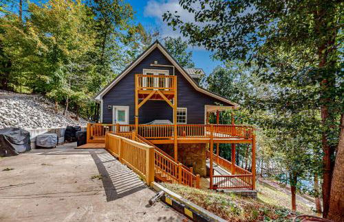 Lakefront Cabin Sleeps 14 - 2 Level Dock - Sun Deck - Foto 1