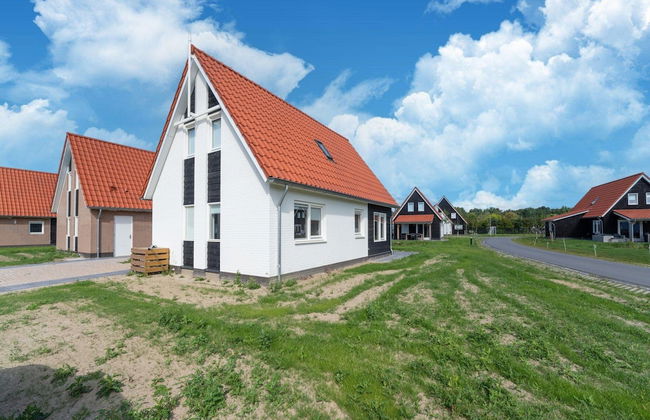 Luxe Stay With Sauna & Garden - Photo 27