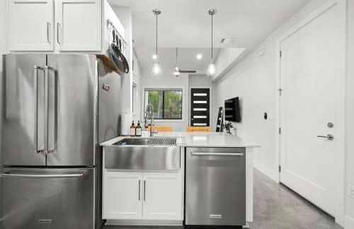 East Side Haven - Blocks from Local Food Legends - Foto 14