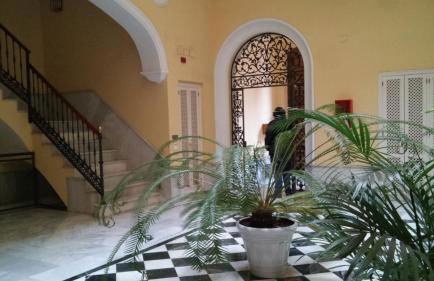 Elegant 2 Bedroom Apartment in Historic 1882 Building Central Sevilla Private Parking & Country Club Access - Foto 43