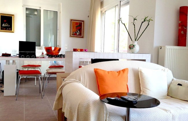 Amalia Residences - Photo 2