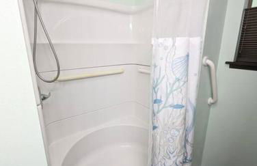 Stay by the Bay - Photo 8