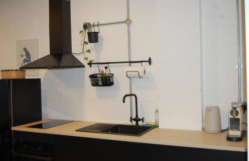 Beautiful studio near the station - Photo 11