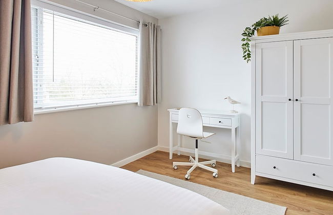 Host Stay Emilyn House - Photo 17