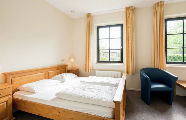 Farmhouse in Rheeze Near Forest and Meadows - Photo 3