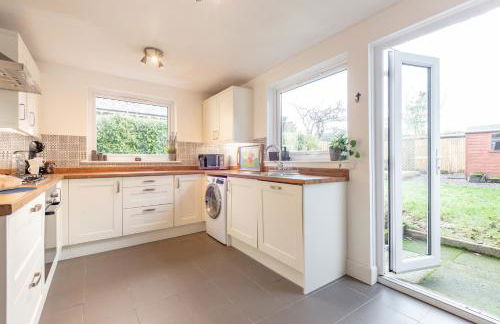 Charming Cardoon Cottage in Beautiful Village - Photo 24