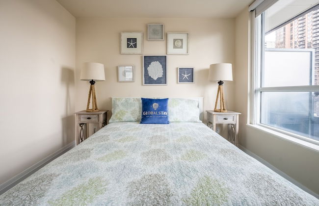 Modern Apartments in North York - Photo 8