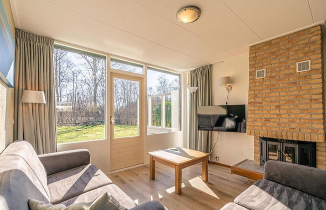 Cozy Holiday Home With hot tub on Texel - Foto 17